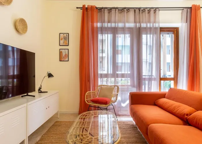 Sonnino House Apartament *